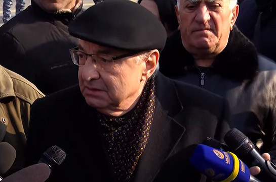 Muhalefet: Erken seçimden önce Paşinyan istifa etmeli